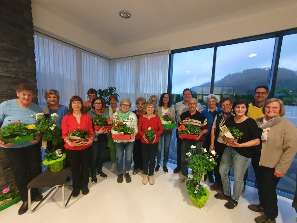 Blumenschmuckehrung Bild von Franz Sattler