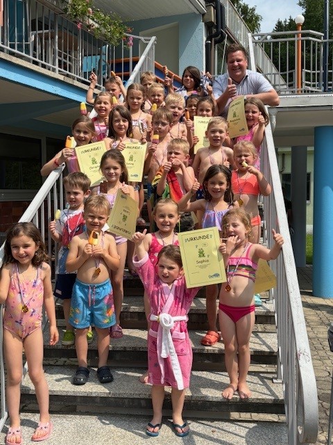 Schwimmkurs der Gemeinde St.Peter Foto Franz Sattler