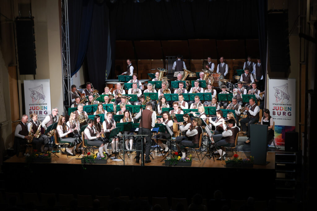 Musikverein Rothenthurm-St.Peter bei Konzert Foto Mlakar Media