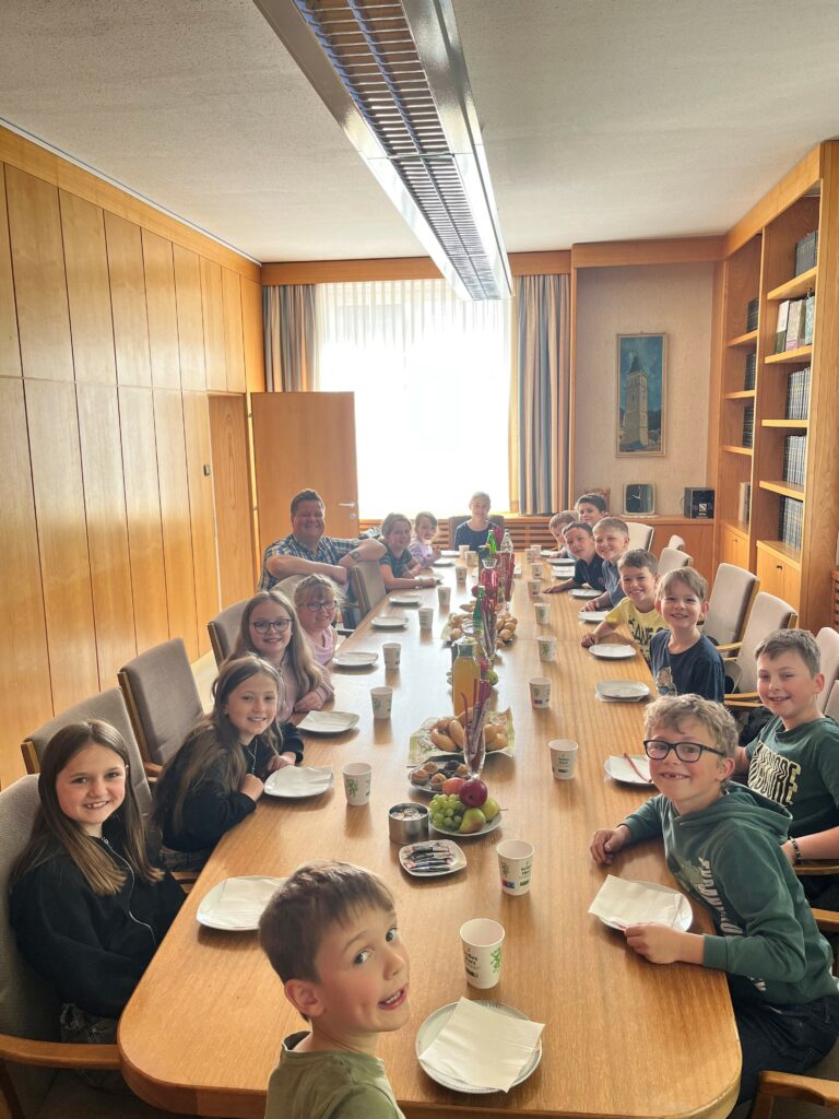 Bürgermeisterfrühstück mit der Volksschule St.Peter Foto VS St.Peter im Gemeindeamt